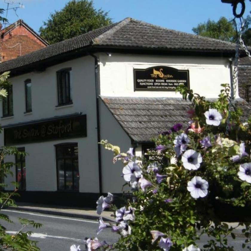 Hotel The Swan @ Stoford Exteriér fotografie The former Swan Inn