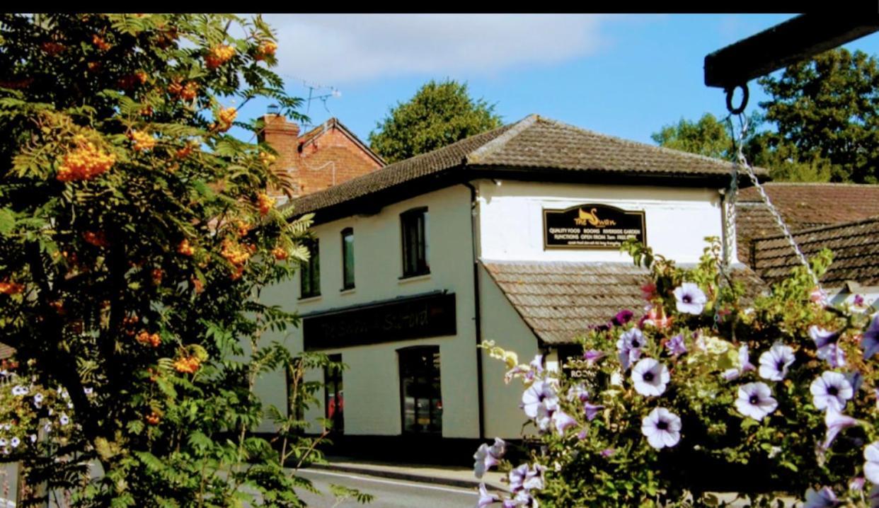 Hotel The Swan @ Stoford Exteriér fotografie The Old Post Office, Great Haywood